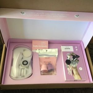 Vanity planet Unicorn glam box ~ gift set ~brushes, cleansing ~exfoliating NEW